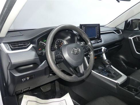 Used 2022 Toyota RAV4 XLE AWD/4WD image 23