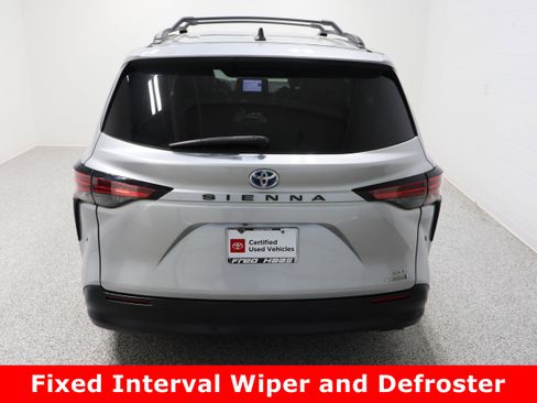 Certified 2021 Toyota Sienna XLE image 8