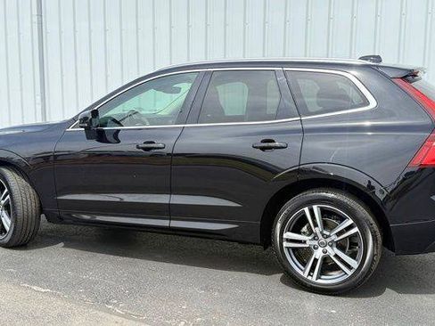 Used 2020 Volvo XC60 T5 Momentum w/ Protection Package Premier image 2