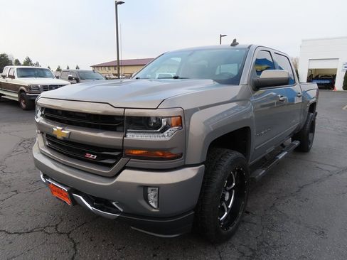 Used 2017 Chevrolet Silverado 1500 LT w/ LT Plus Package image 3