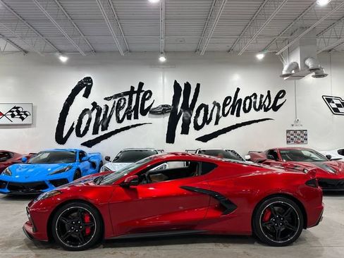 Used 2022 Chevrolet Corvette Stingray Preferred Cpe w/ Z51 Performance Package RWD image 2