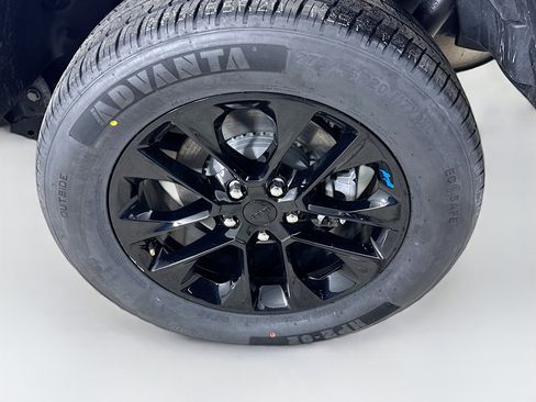 Used 2023 Jeep Wrangler Unlimited Sahara w/ Cold Weather Group image 36