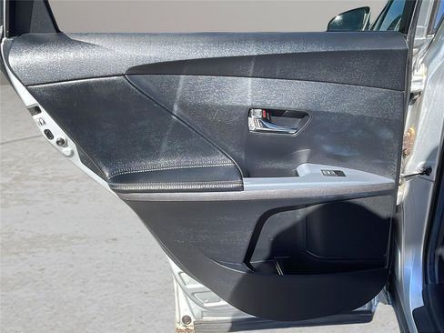 Used 2013 Toyota Venza XLE image 17