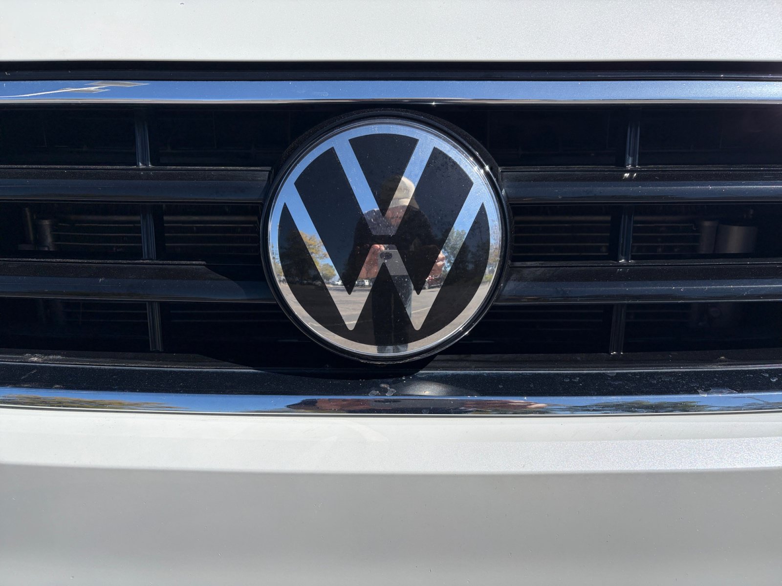 Used 2023 Volkswagen Tiguan SE R-Line AWD/4WD image 9