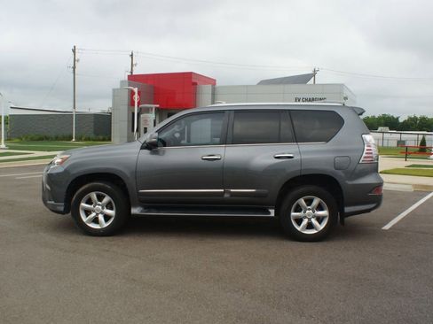 Used 2016 Lexus GX 460 w/ Navigation Package AWD/4WD image 13