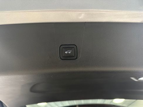 Certified 2023 Chevrolet Traverse LT image 25