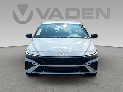 New 2025 Hyundai Elantra SEL FWD image 46