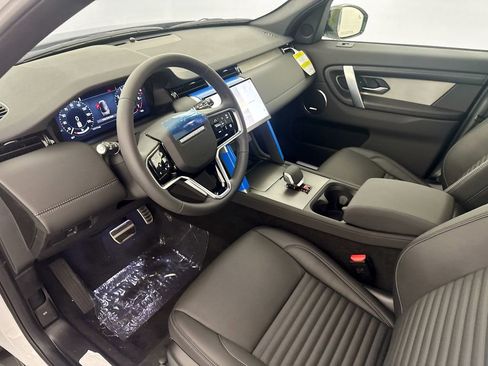 New 2026 Land Rover Discovery Sport Landmark AWD/4WD image 9