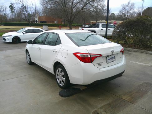 Used 2016 Toyota Corolla LE image 10