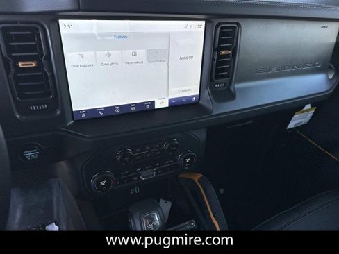 Used 2024 Ford Bronco Badlands image 28