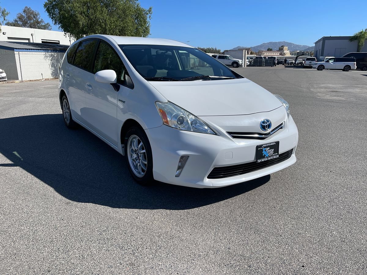 Used 2014 Toyota Prius V Three FWD image 3