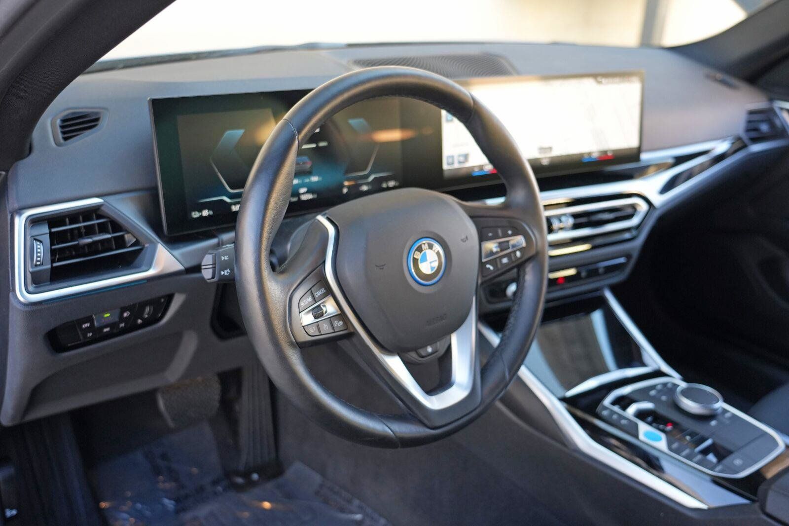 Used 2023 BMW i4 eDrive40 w/ Premium Package RWD image 14