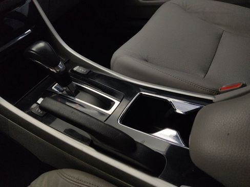 Used 2017 Honda Accord EX-L image 26