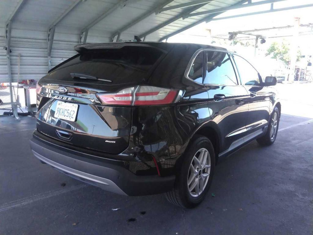 Used 2024 Ford Edge SEL AWD/4WD image 8