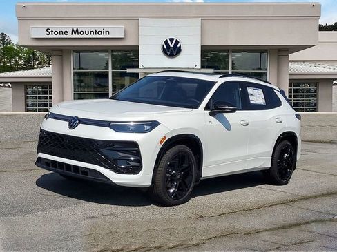 New 2026 Volkswagen Tiguan SE R-Line FWD image 1