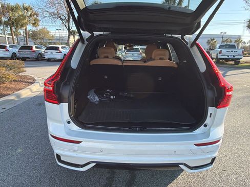 Used 2024 Volvo XC60 T8 Ultimate w/ Climate Package image 21
