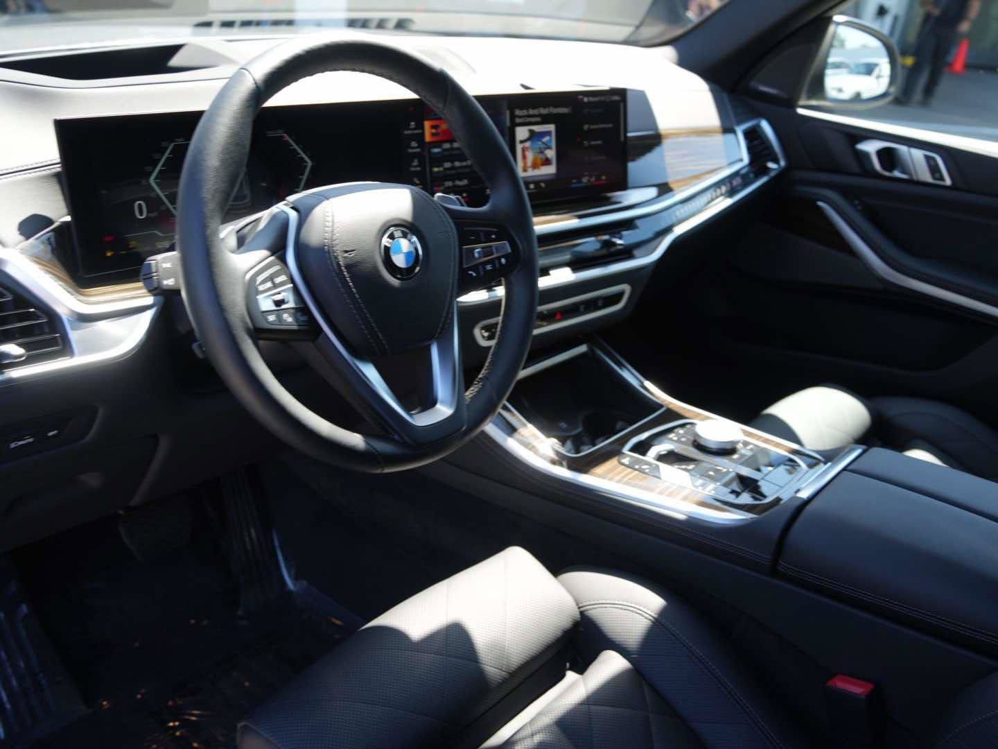 Used 2026 BMW X5 xDrive40i AWD/4WD image 23