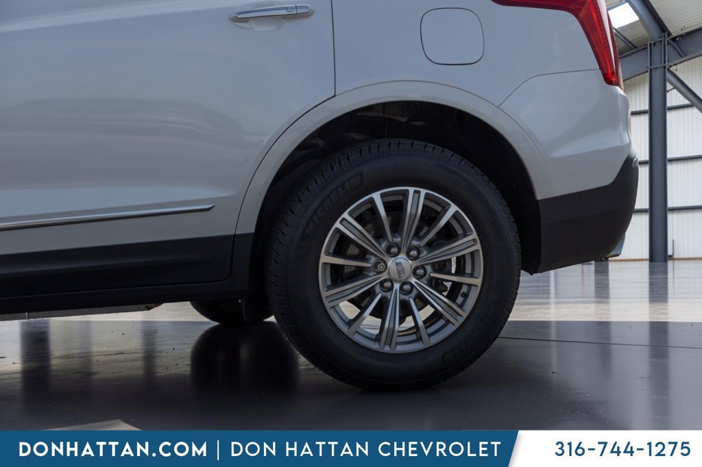 Used 2017 Cadillac XT5 Luxury w/ Driver Awareness Package FWD image 32