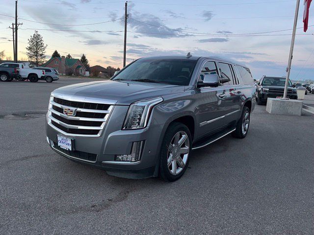 Used 2019 Cadillac Escalade ESV Luxury AWD/4WD image 3