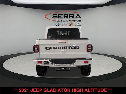 Used 2021 Jeep Gladiator Overland image 4