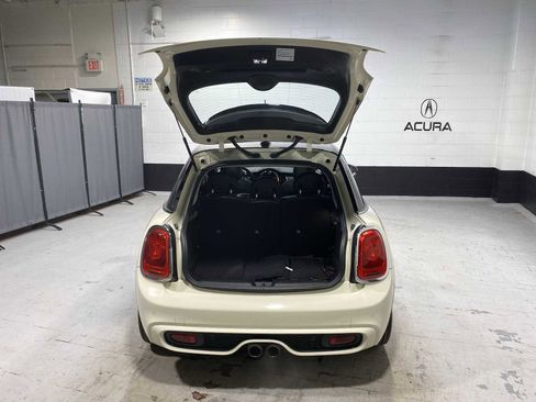 Used 2018 MINI Cooper S image 19