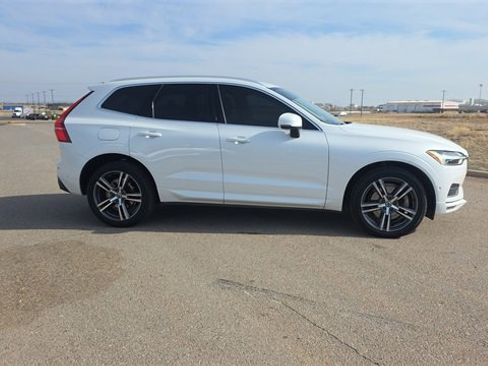 Used 2018 Volvo XC60 T6 Momentum w/ Advanced Package image 5