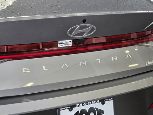 New 2026 Hyundai Elantra Limited image 15