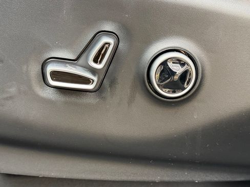 New 2026 Chrysler Pacifica Pinnacle FWD image 17