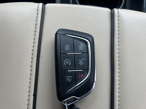 Used 2021 Cadillac Escalade ESV Premium Luxury w/ Driver Assist Tech Package image 34