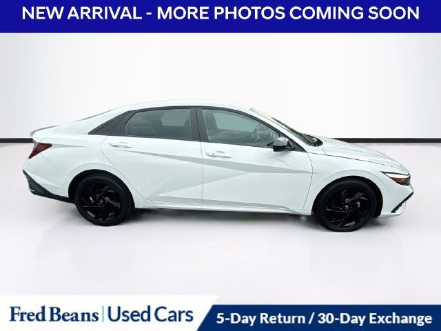 Used 2026 Hyundai Elantra Sport w/ Cargo Package FWD image 10