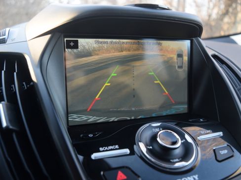 Used 2017 Ford Escape Titanium image 10