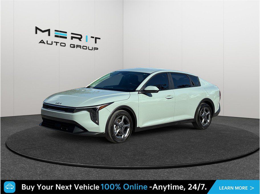 Used 2025 Kia K4 FWD image 4