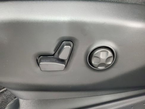 New 2026 Chrysler Pacifica Limited image 30