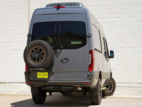 Used 2021 Mercedes-Benz Sprinter 2500 w/ Comfort Plus Package image 5