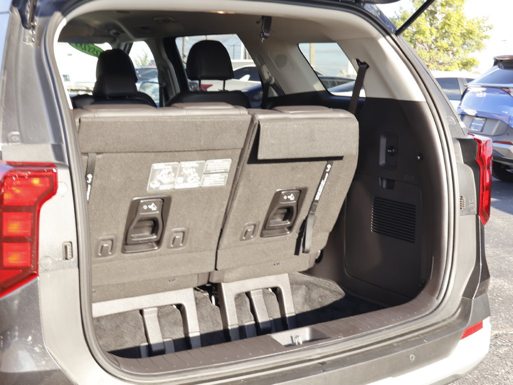 Certified 2026 Kia Carnival FWD image 9