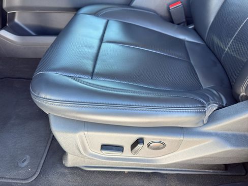 Used 2024 Ford Expedition XLT image 13