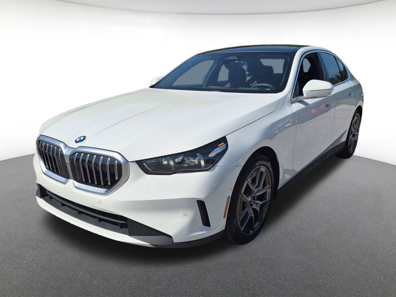 Used 2026 BMW 530i RWD image 1