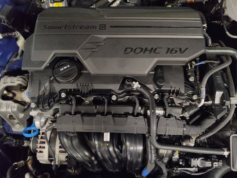 Used 2025 Hyundai Elantra SE FWD image 30