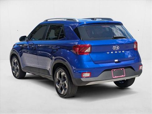 New 2025 Hyundai Venue Limited image 7