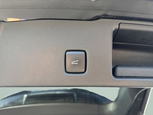 Used 2023 Ford Escape ST-Line image 19