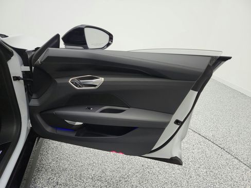 Used 2024 Audi e-tron GT Prestige image 19