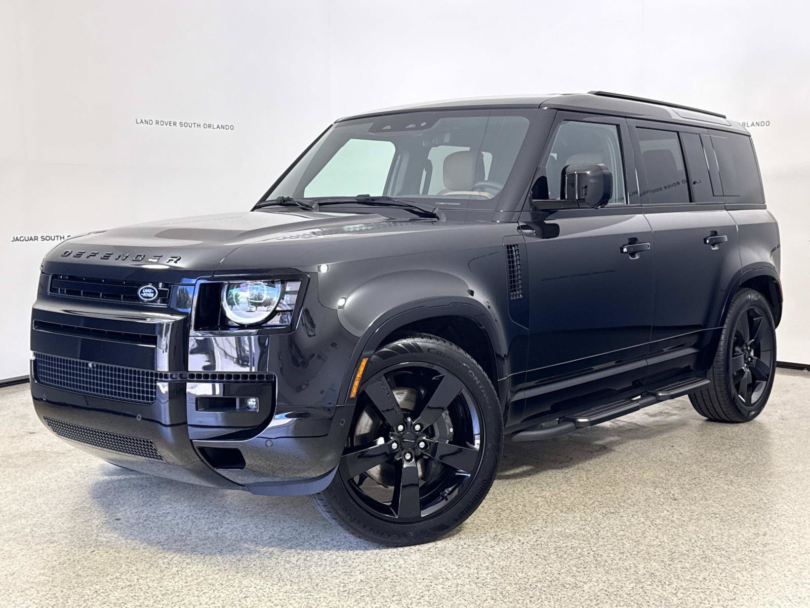 Used 2026 Land Rover Defender 110 X-Dynamic SE AWD/4WD image 1