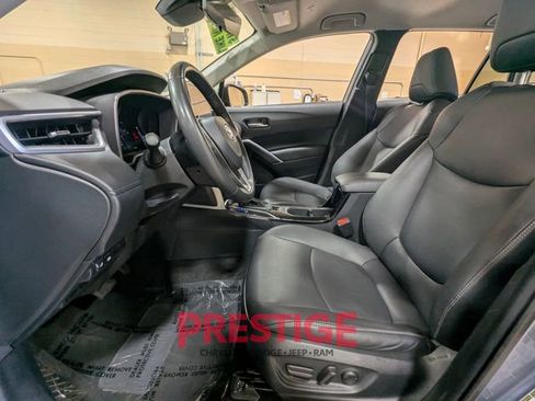 Used 2024 Toyota Corolla Cross XLE image 23