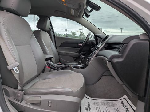 Used 2015 Chevrolet Malibu LT FWD image 29