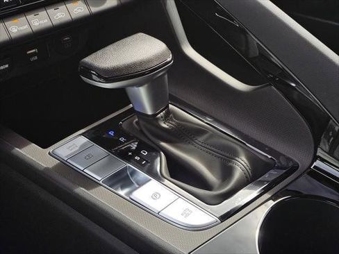 New 2026 Hyundai Elantra Hybrid FWD image 23