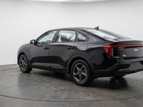 Used 2025 Kia K4 LXS FWD image 6