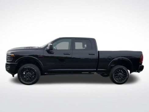 Used 2025 RAM 2500 Limited AWD/4WD image 2