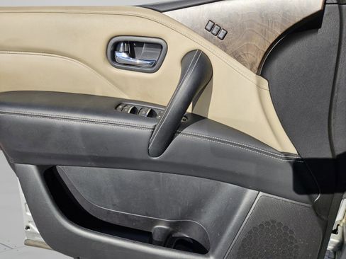 Used 2023 INFINITI QX80 Premium Select w/ All-Season Package image 31