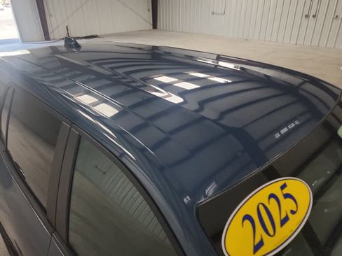 Used 2025 Chevrolet Equinox LT image 19