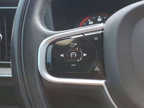 Used 2021 Volvo S60 T5 Inscription image 22